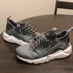 Men’s Nike Air Huarache Shoes